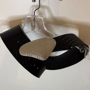 Rare Vintage Elegant Black Croc-Embossed Belt with Silver Buckle